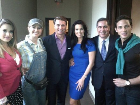 Parte del elenco de la novela: "Marido en Alquiler": Kimberly Dos Ramos, Sonya Smith, Juan Soler, Maritza Rodríguez y Gabriel Coronel.