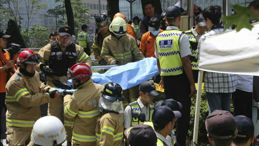 TLMD-korea-protesta-hombre-se-prende-fuego-EFE-11017467w