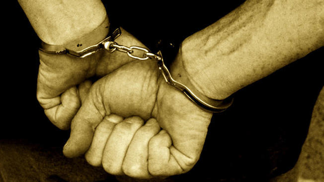 arresto-hombre-rejas2