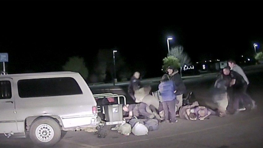 pelea-walmart-arizona
