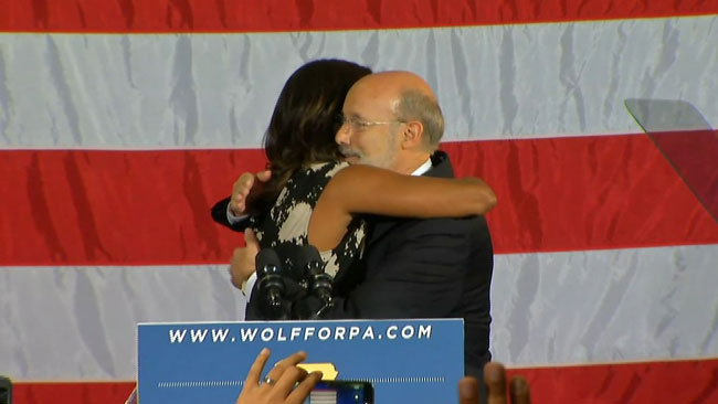 tlmd_abrazo_obama_wolf