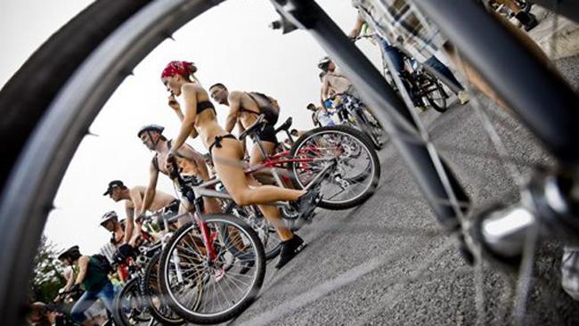 tlmd_ciclistasbikiniokpng_bim