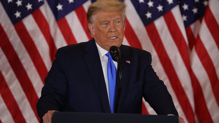 Con millones de votos aún por contar, Trump intenta reclamar la victoria
