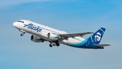 Alaska Airlines alcanza acuerdo para adquirir su rival Hawaiian