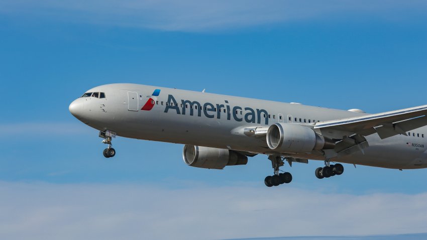 American Airlines plane