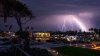 Más de 4,000 rayos: captan en video impresionante tormenta eléctrica en California