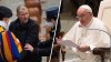 Video: a los gritos interrumpen al papa Francisco en plena audiencia