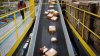 Trabajadores de Amazon exigen respuestas ante muerte de empleado