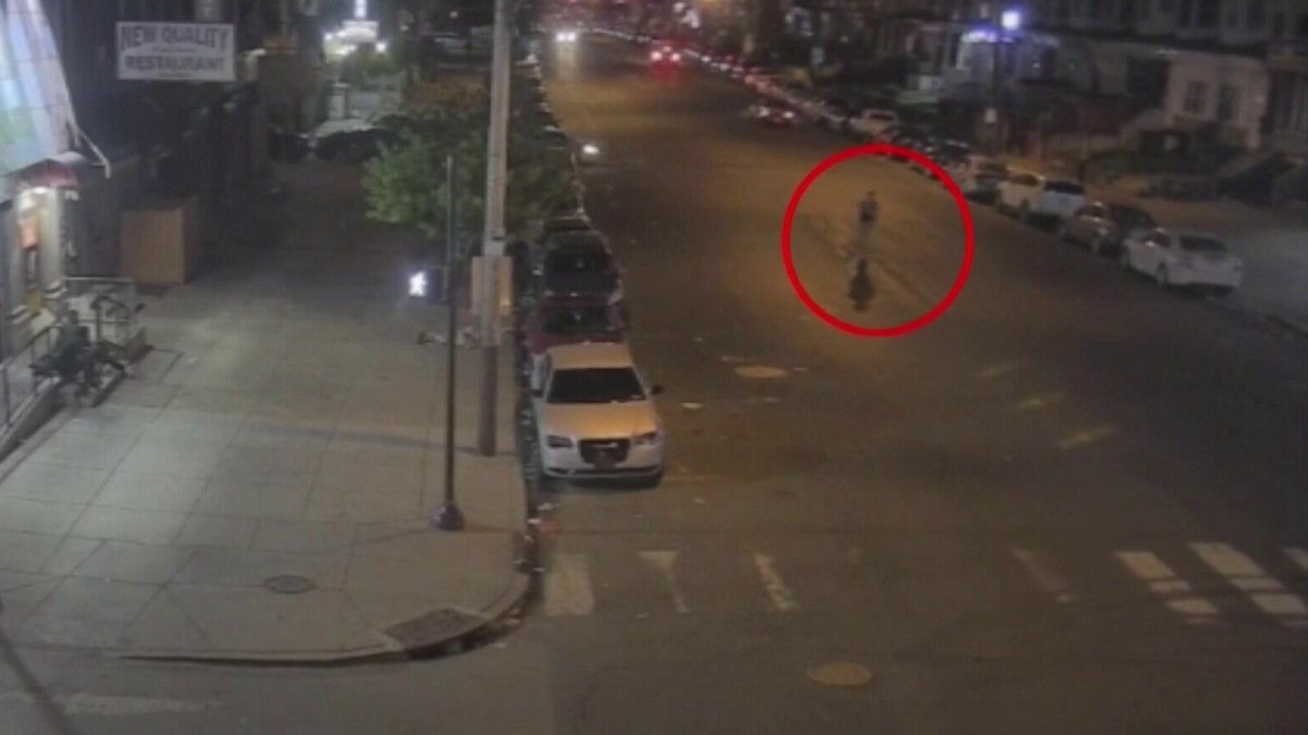 Haciendo caballitos: motociclista atropella a joven y se da a la fuga ...