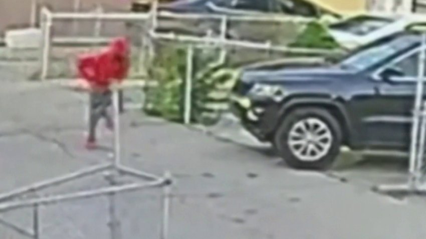 Ejecutan “de la nada” a sujeto mientras sacaba la basura de su casa