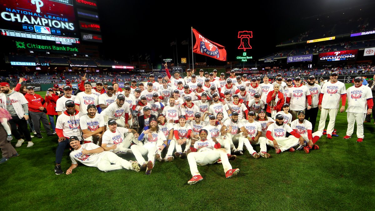 Los Astros vencen a los Phillies en la Serie Mundial 2022 – Telemundo New  York (47)