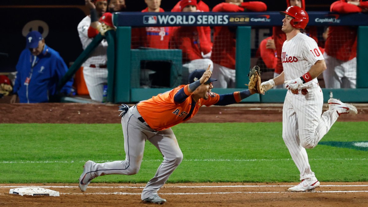 Los Astros vencen a los Phillies en la Serie Mundial 2022 – Telemundo New  York (47)