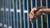Contrabando en el penal: acusan a enfermera hispana de ingresar drogas y un celular