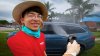 CNBC: hispano tiene 22 años y gana $77,000 limpiando autos. Así es como empezó su negocio