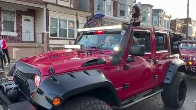 Rememoran su cultura en recorrido por Filadelfia en Jeep