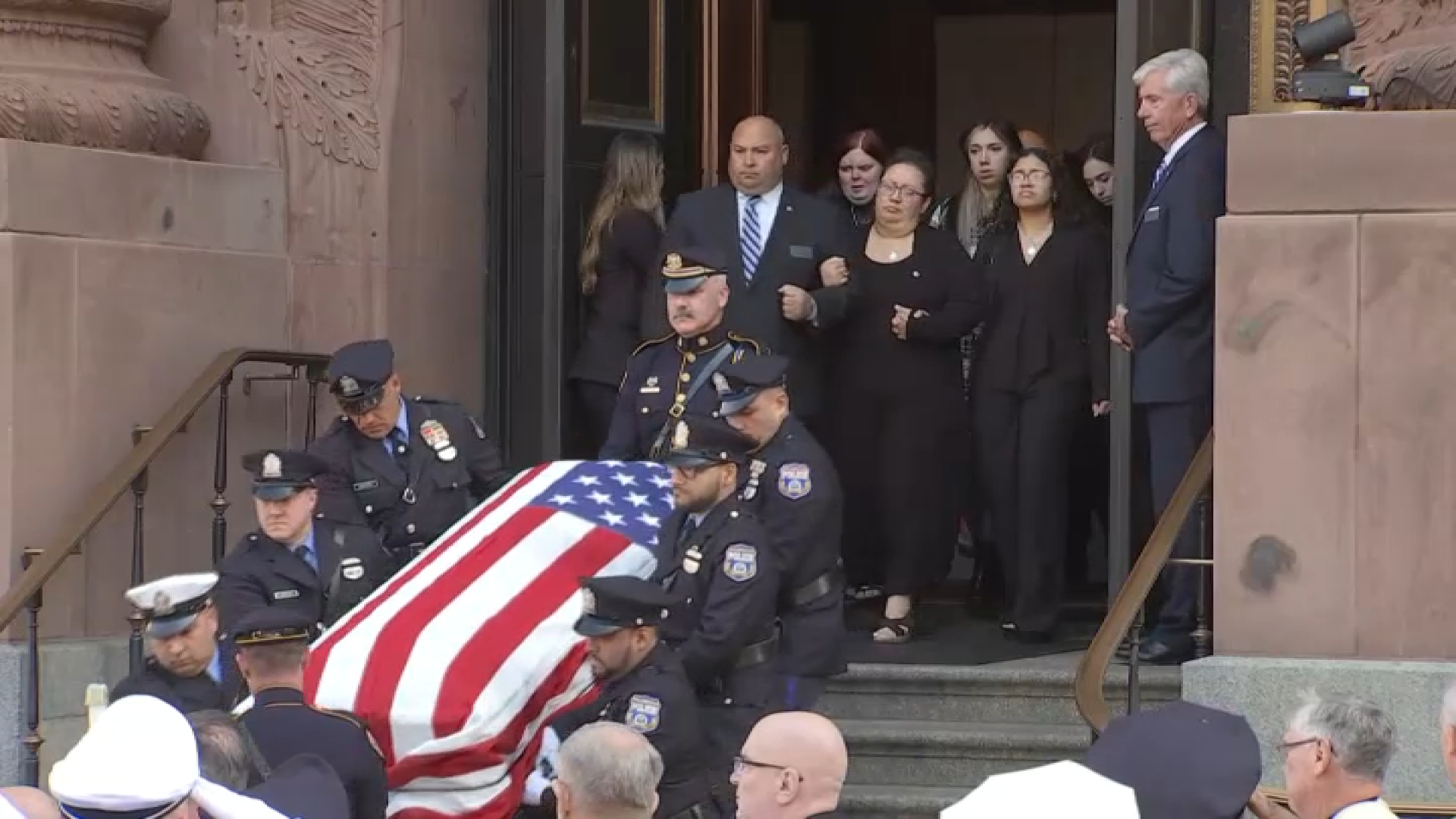 Honor póstumo al oficial Richard Méndez con ascenso a sargento y otorgación  de medallas, image size:1920x1080