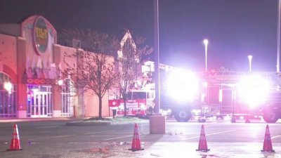 Incendio provoca el cierre de un centro comercial en NJ