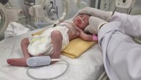 Milagro: bebé palestino nace por cesárea de emergencia tras ataque Israelí