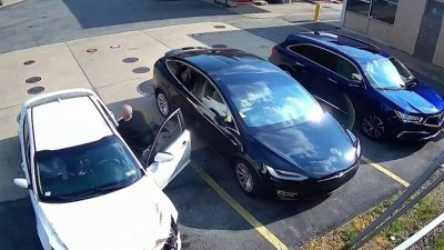 Detenido por supuesto robo de $190,000 dentro de un Tesla en gasolinera de Knights Road