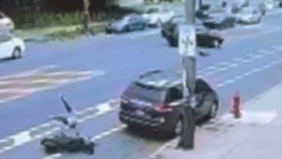 Motociclista arrollado dispara y alcanza inocentes; entre ellos una niña