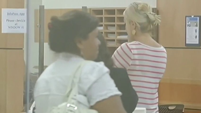 De qué se trata el plan migratorio que beneficiará a los cónyuges