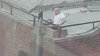 En video: hombre estuvo atrapado por casi dos horas en la chimenea de un edificio
