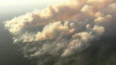 Incendio forestal en el Wharton State Forest se extiende a más de mil acres