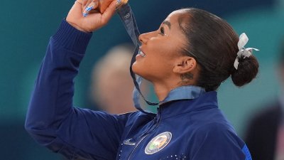 USA Gymnastics dice que tiene una investigación de prueba en video de que la puntuación de Jordan Chiles se realizó a tiempo