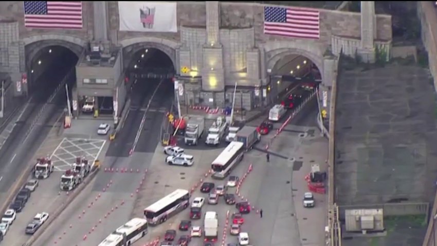 Accidente en el Túnel Lincoln genera caos vial