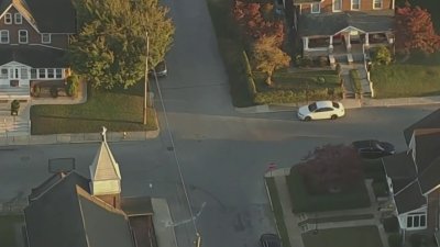 Realizan arresto tras tiroteo en una parada de autobús escolar en Coatesville, PA