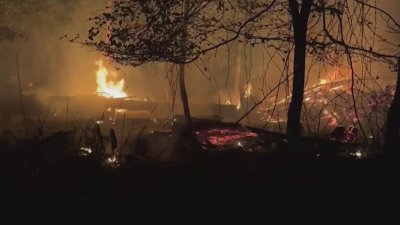 Incendio forestal devora millas del bosque en NJ