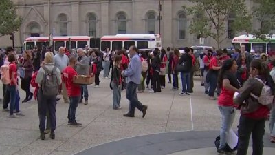 T62 Al Momento: Caos irrumpe audiencia del consejo municipal en Filadelfia