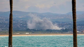 Al menos 8 muertos en un bombardeo de Israel contra localidad en extremo norte del Líbano