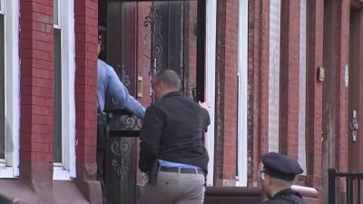 Acribillan a una pareja en el interior de una casa en Filadelfia