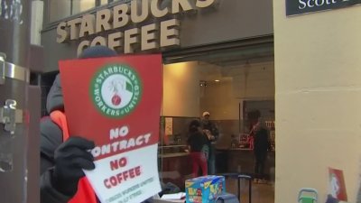 Baristas de cinco cafeterías Starbucks de Filadelfia están en huelga