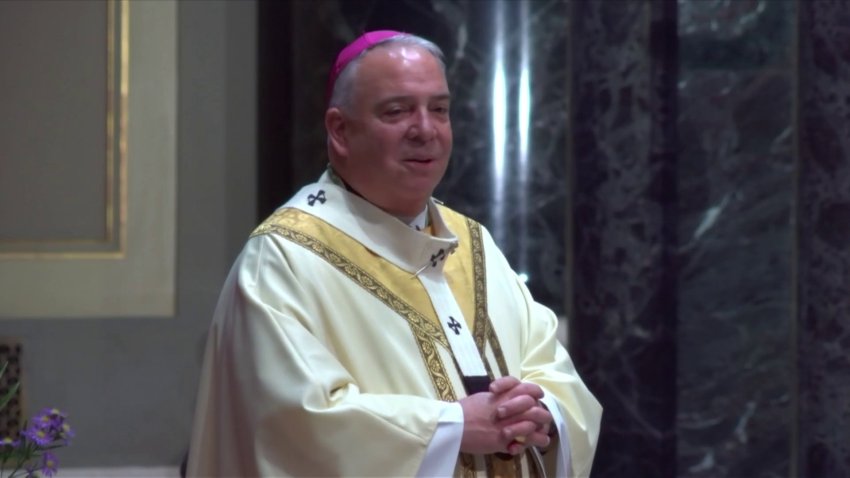 Arzobispo Pérez recuerda al papa Francisco con misa