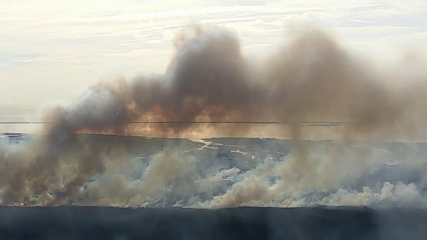 Fuego forestal Jones Road consume 8,500 acres de terreno