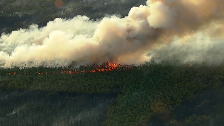 Imágenes aéreas del fuego forestal Jones Road