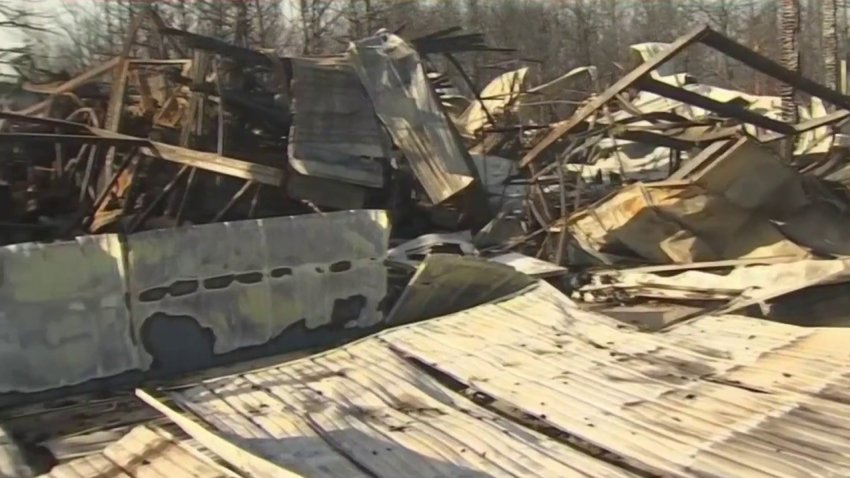 Incendio forestal destruye comercio tipo bodega en NJ