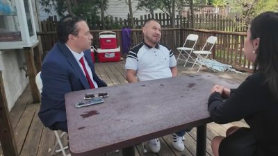 Hispano regresa a la libertad después de meses detenido por ICE