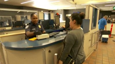 Por qué quieren negarles las visas a inmigrantes embarazadas