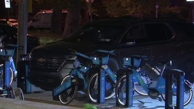 Hombre muere estrellado contra rack de bicicletas