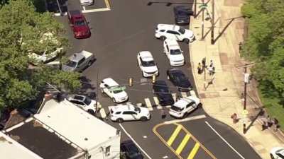 Fuente: Oficial de policía de Filadelfia herido de bala cerca de una escuela