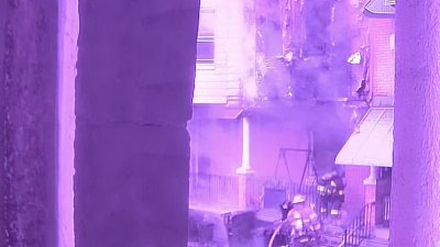 Hombre muerto y mujer herida tras voraz incendio en Ruby Street al oeste de Filadelfia