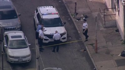 Buscan pistolero responsable de la muerte de un hombre y de herir a otro en Filadelfia