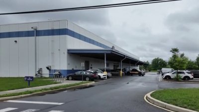 Sospechosos en fuga tras robo de auto a mano armada