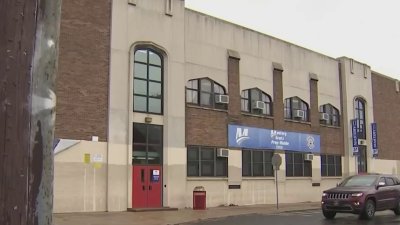 Discuten investigación federal de asbestos en escuelas de Filadelfia