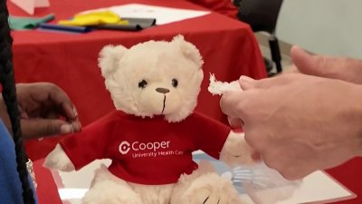 “Ositos al rescate”, un peluche que simboliza apoyo para visitas médicas