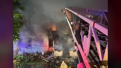 Bomberos apagan incendio en casa de uno de los suyos en NJ