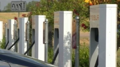 Retirarán estaciones de carga de Tesla en las áreas de descanso